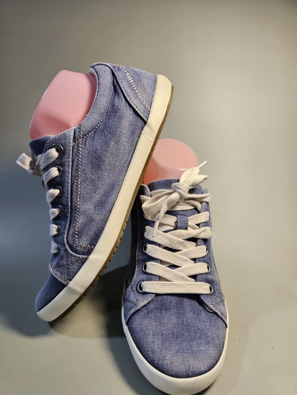 Taos Women Sneakers Good Used Condition. See Pics. 8.5 (Bin12) - Picture 5 of 11